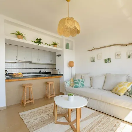 Apartman Delightful Front Apartment. Sunrise Views! *