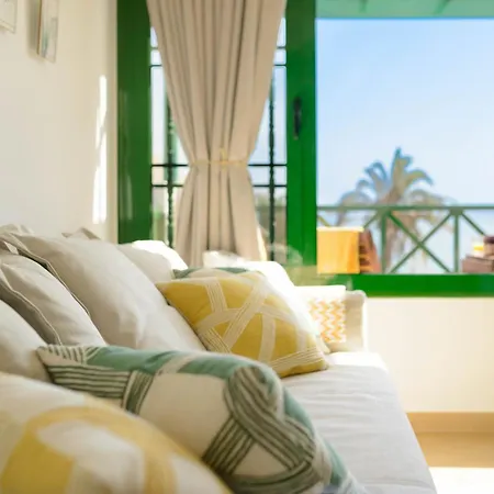 Delightful Front Apartment. Sunrise Views! Apartman